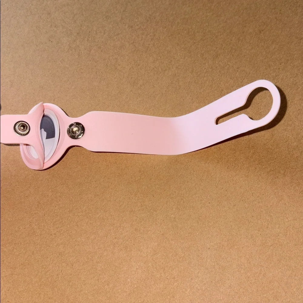 Apple AirTag Holder in color soft Pink silicone material NWOT - Picture 4 of 4